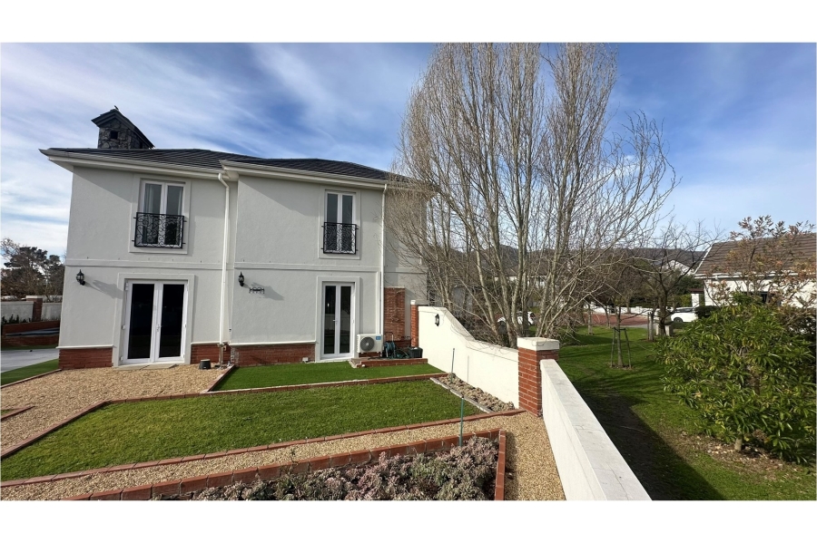 To Let 4 Bedroom Property for Rent in Val De Vie Estate Western Cape